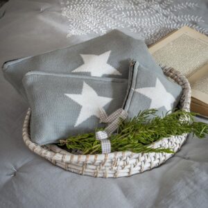 Retreat Knitted Star Make up bag
