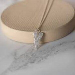 Lucy Kemp elongated heart necklace