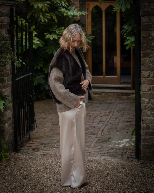 Chalk Claire gilet in rich cocoa - Image 3
